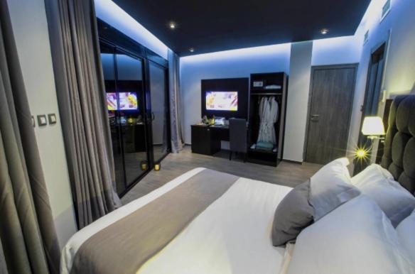 Calypso Hotell Aïn el Turk Exteriör bild