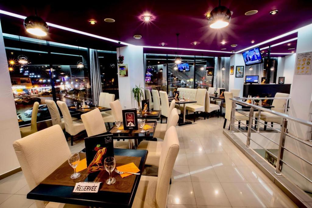 Calypso Hotell Aïn el Turk Exteriör bild